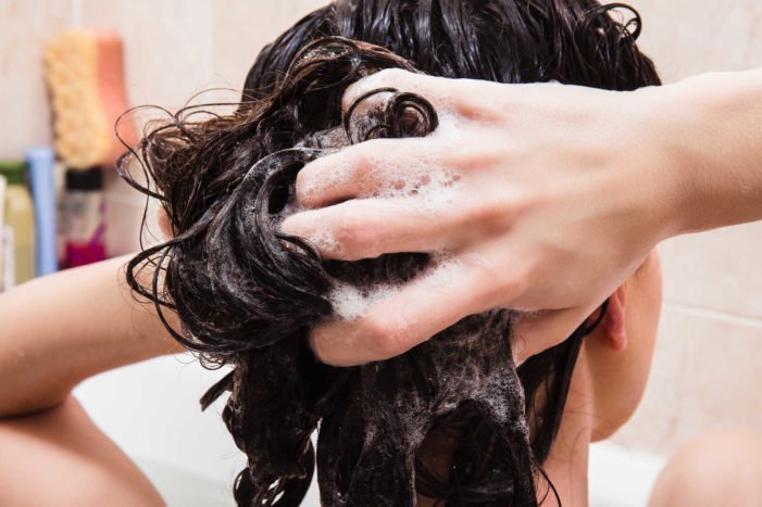 berhenti keramas pakai shampo